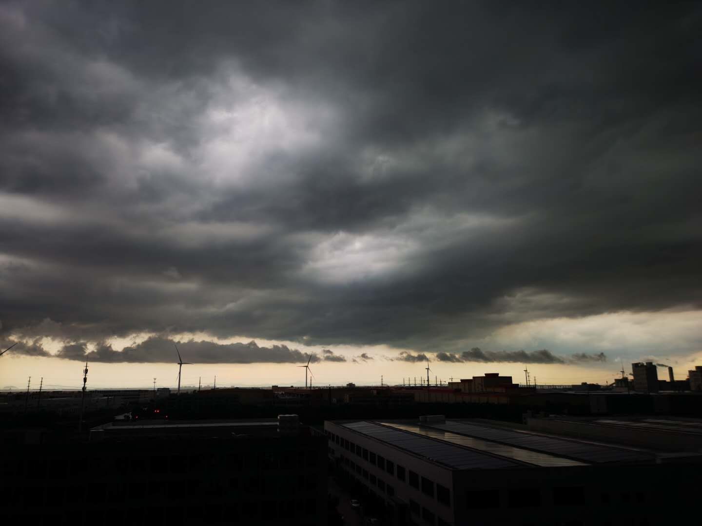 暴雨